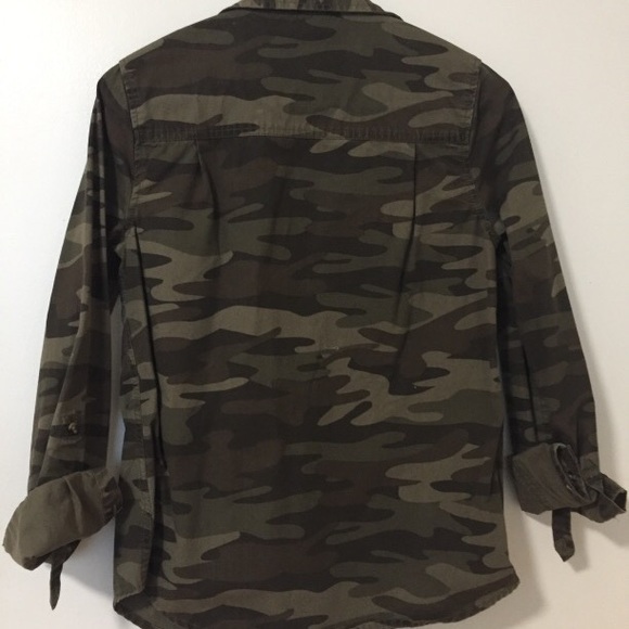 Forever 21 Camo Button Down - Picture 4 of 4